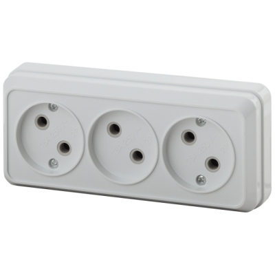 Розетка 3гн ОУ 16А белый Intro Quadro IP20 ЭРА 2-205-01